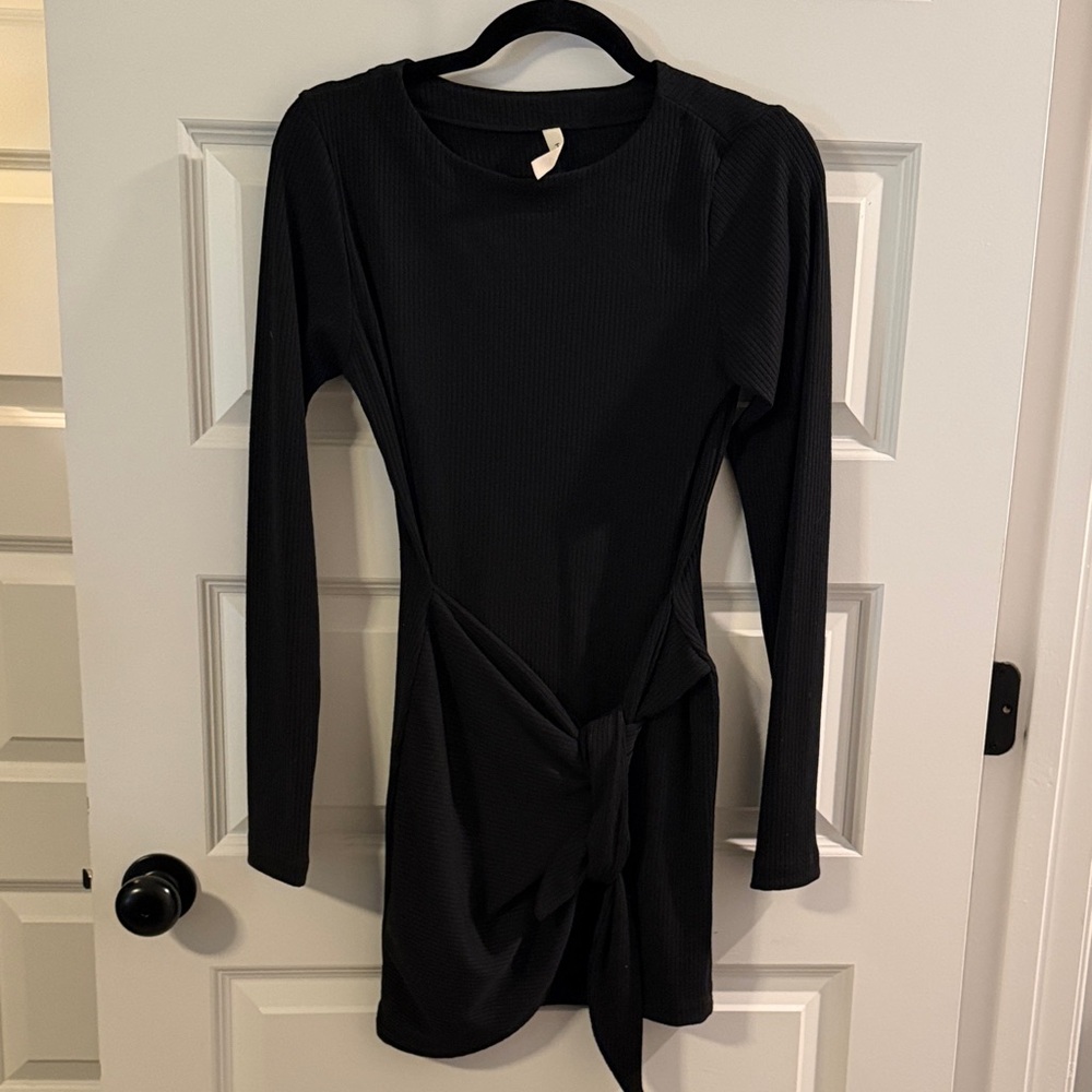Vici Black Long Sleeve Dress medium